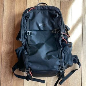 REI women’s trail 25